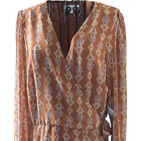 june & hudson Sienna Floral Medallion Printed Wrap Dress - Picture 3 of 13